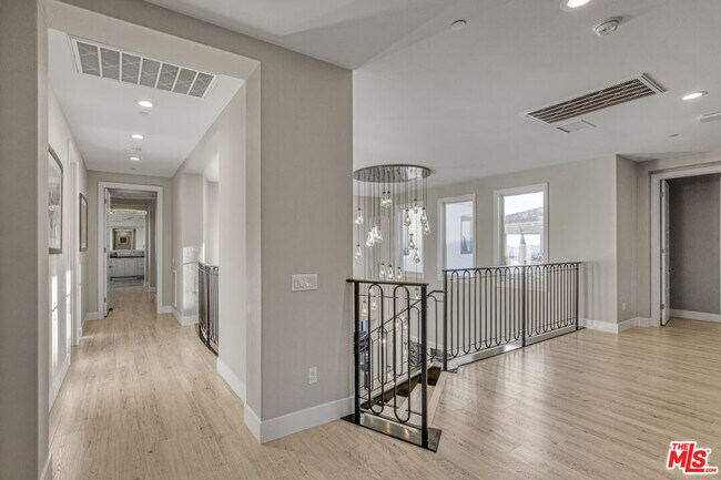 Building Photo - 20124 Piccadilly Ln