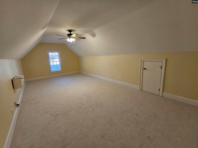 Building Photo - 120 Mossy Ln