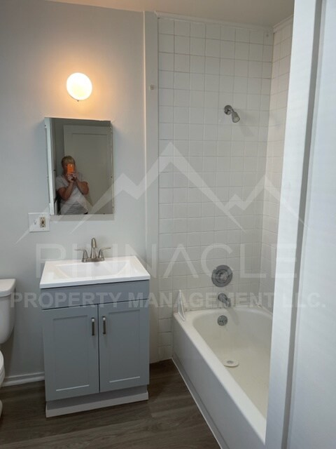 Building Photo - 31 Chicago Ave