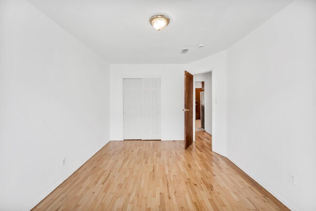 Building Photo - 30 Skyline Dr