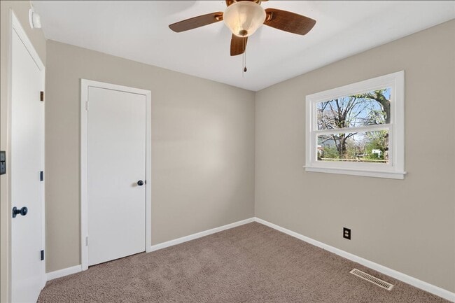 Building Photo - 372 Clutts Rd