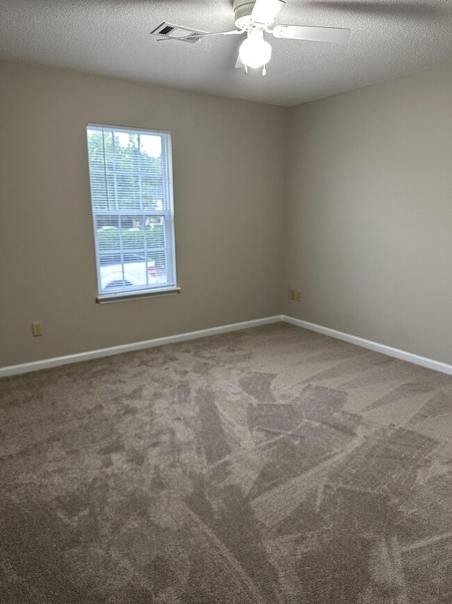 Building Photo - 2004 Chestnut Ave