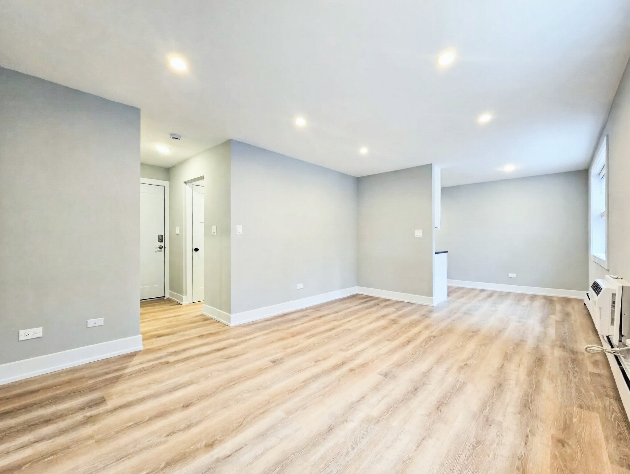 Building Photo - 520 W Aldine Ave