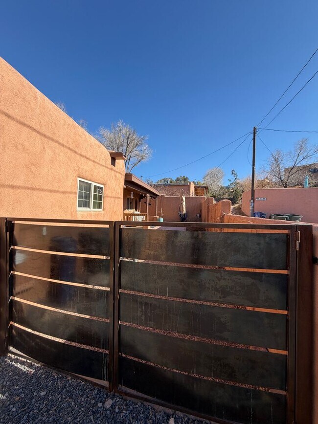 Building Photo - 152 Lorenzo Rd