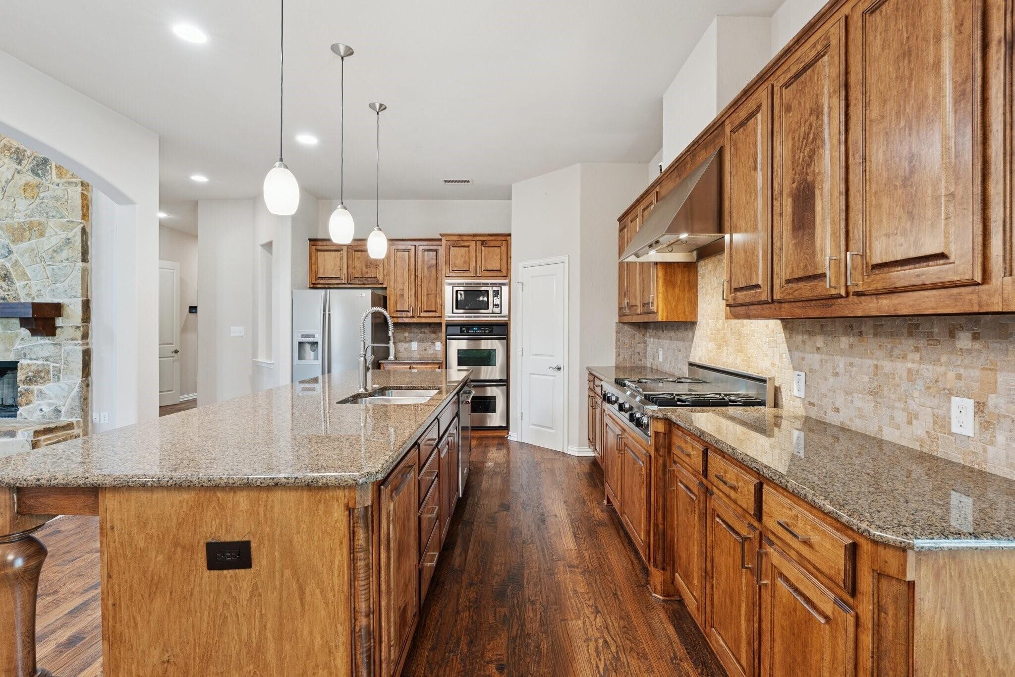 Building Photo - 4407 Lindenwood Dr