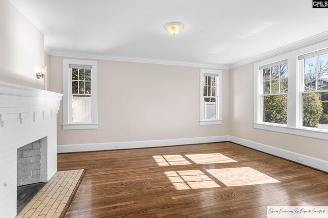 Building Photo - 1701 Pinewood Dr