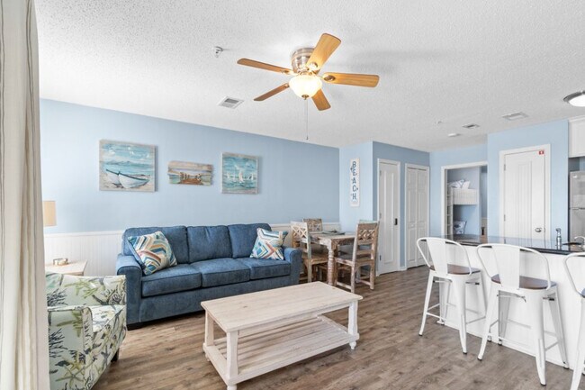 Building Photo - 572 E Beach Blvd
