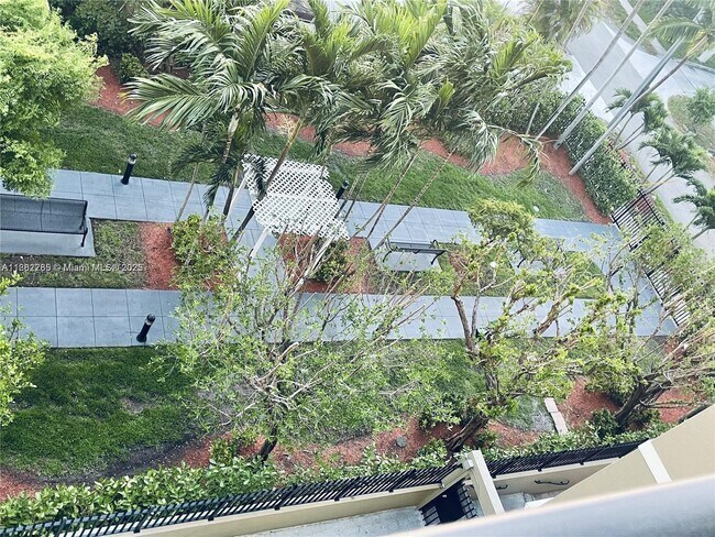 Building Photo - 120 Douglas Rd