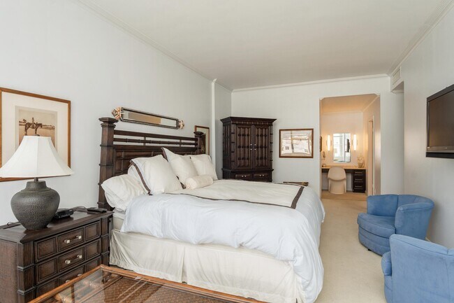 Building Photo - 2860 S Ocean Blvd