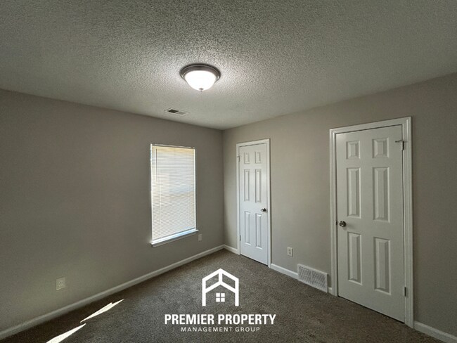 Building Photo - 7610 Bridlewreath Rd.