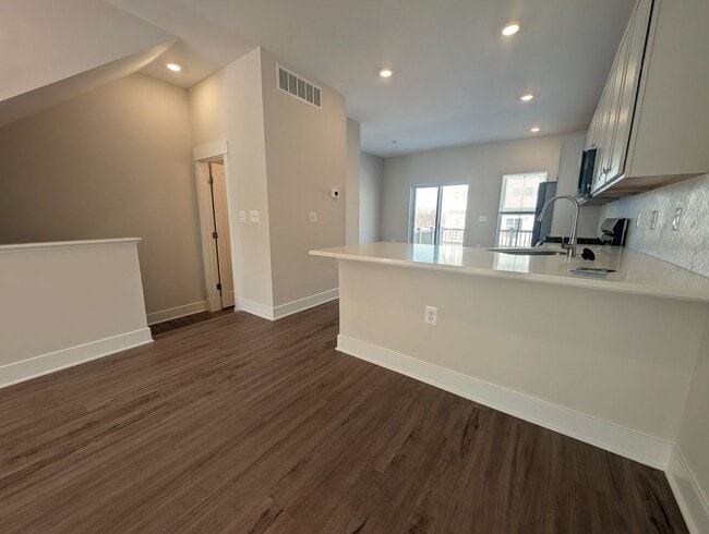 Building Photo - Brand New, Never Lived in!