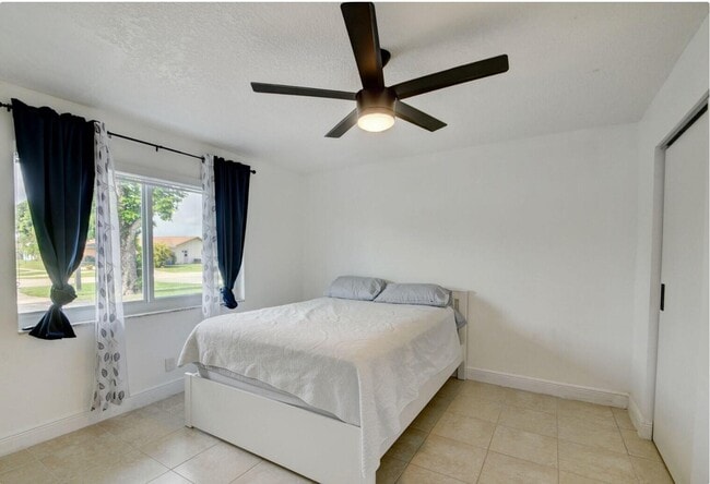 Building Photo - 965 Orchid Dr