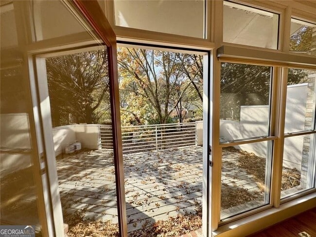 Building Photo - 1327 Peachtree View NE