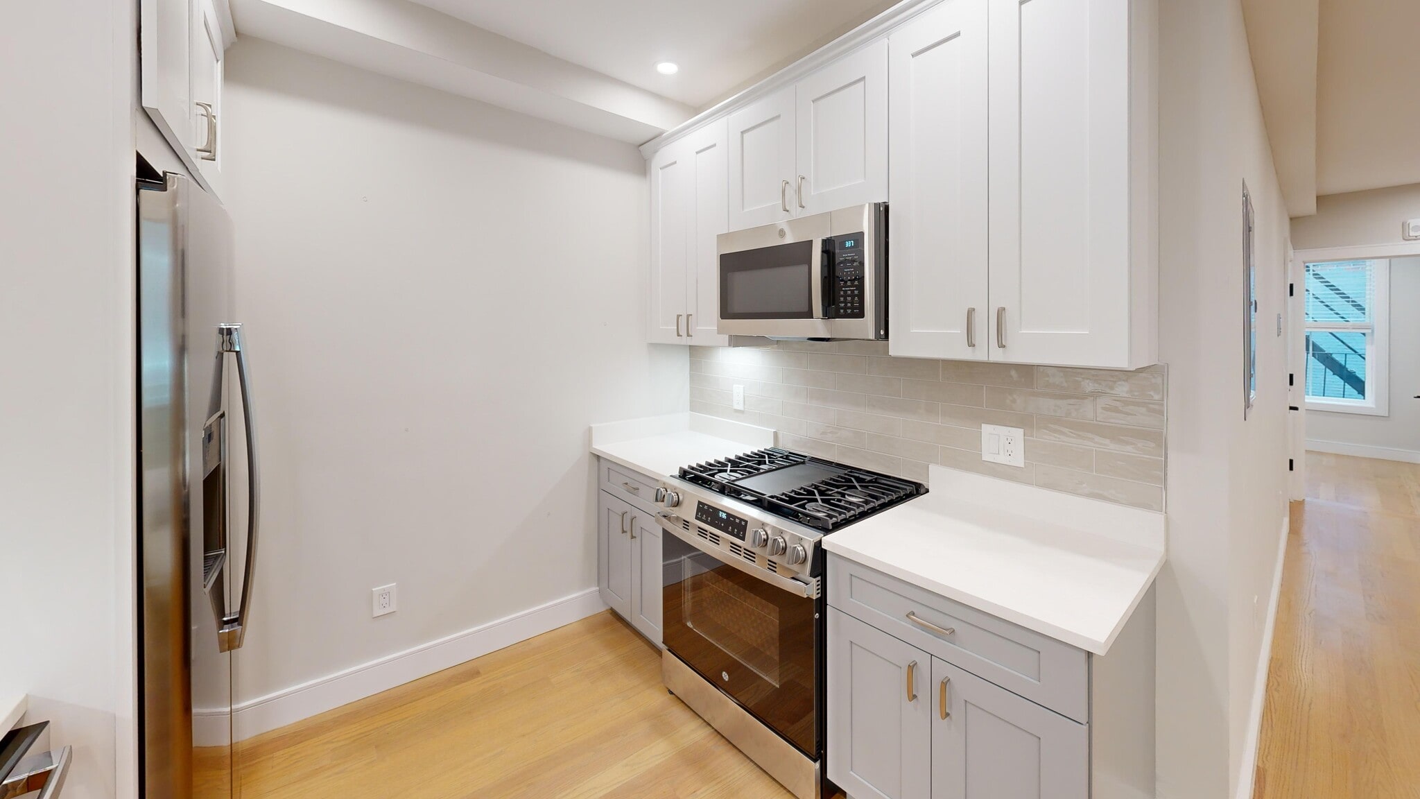 Building Photo - 674 Tremont St