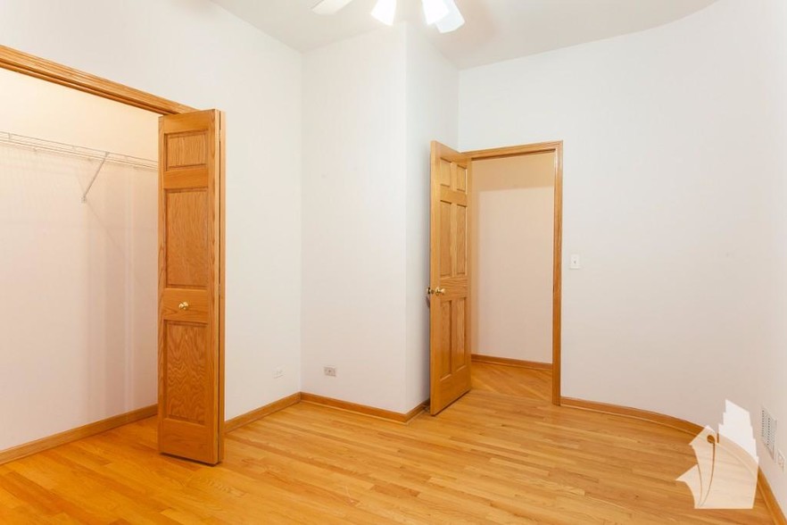 Building Photo - 1326 W Diversey Pkwy