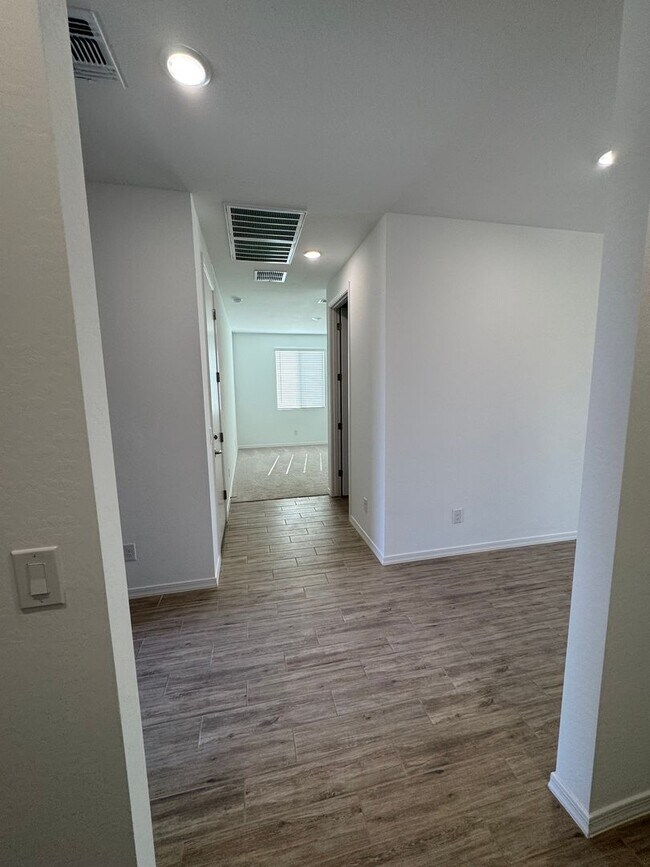 Building Photo - 3 bed 2.5 bath brand new home