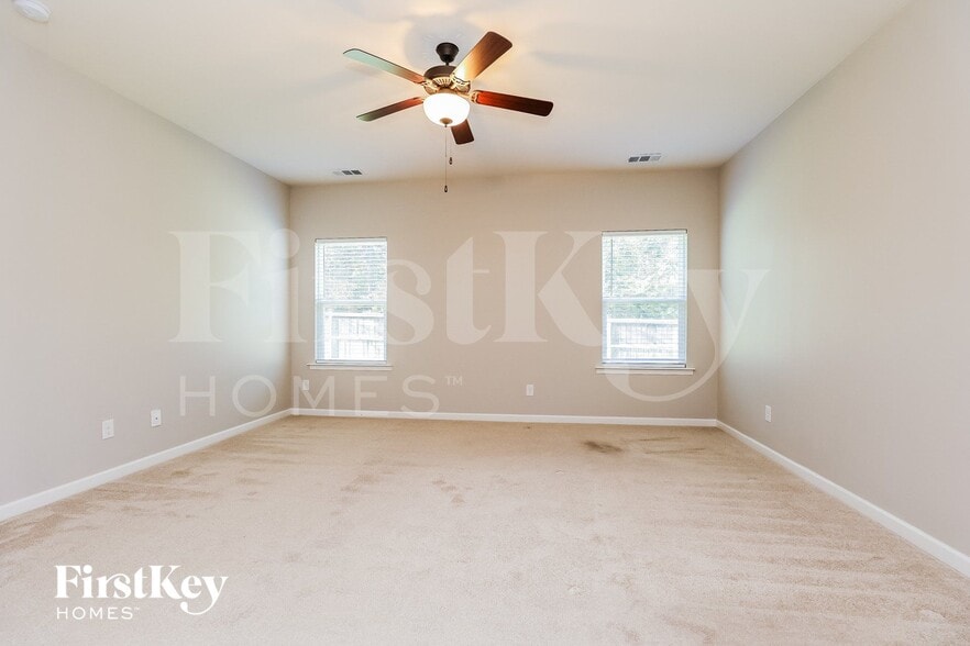 Building Photo - 831 Mesa Verde Pl