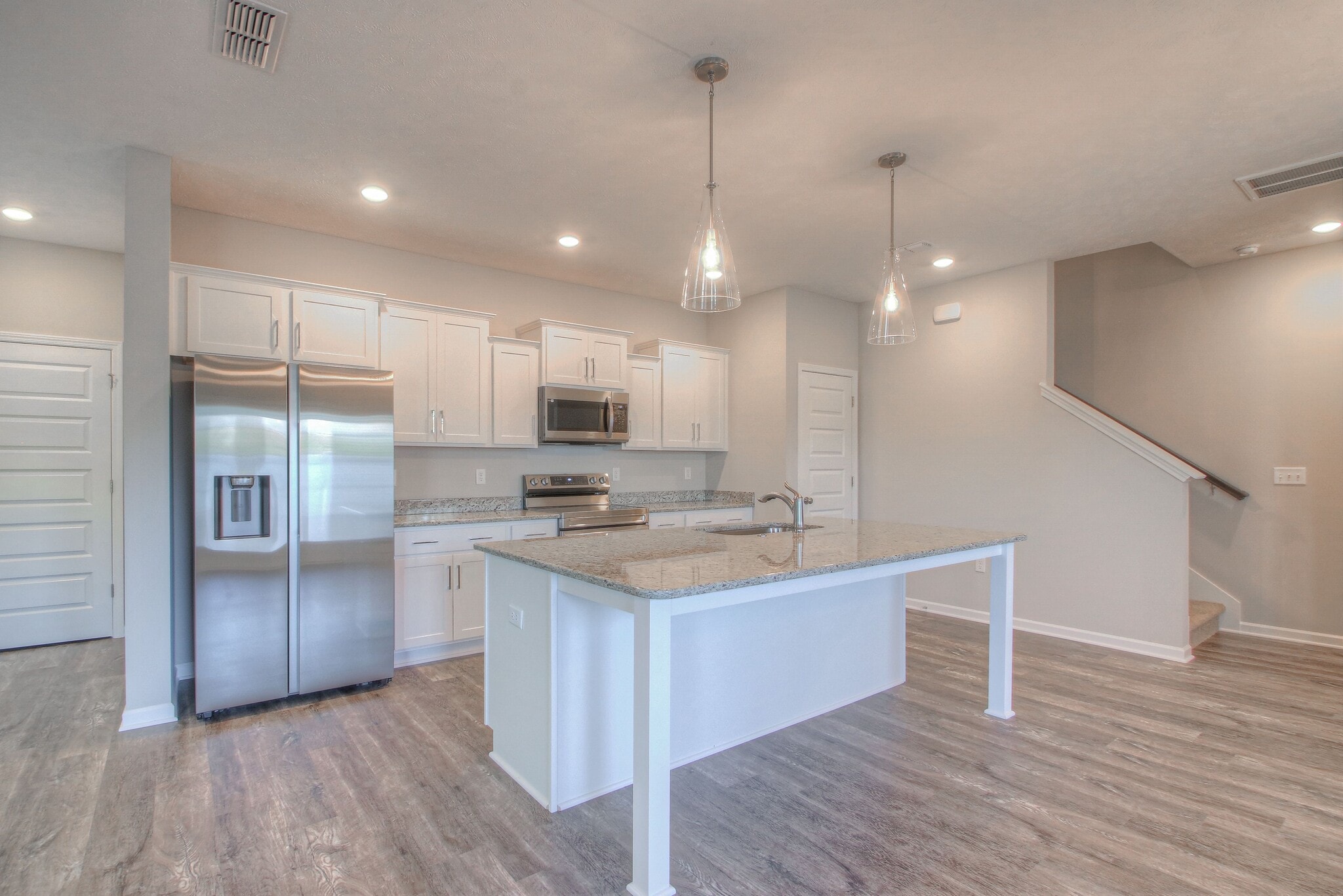 Building Photo - 4340 Doral Dr