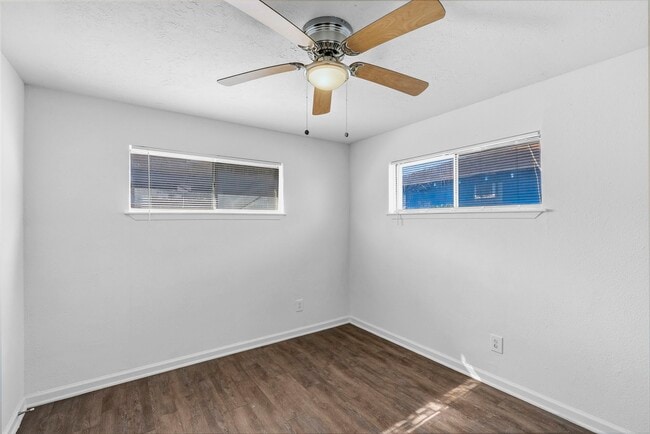 Building Photo - 1430 E 32nd 1/2 St