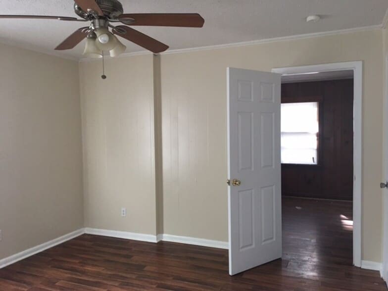 Building Photo - 4724 Tomahawk Trail