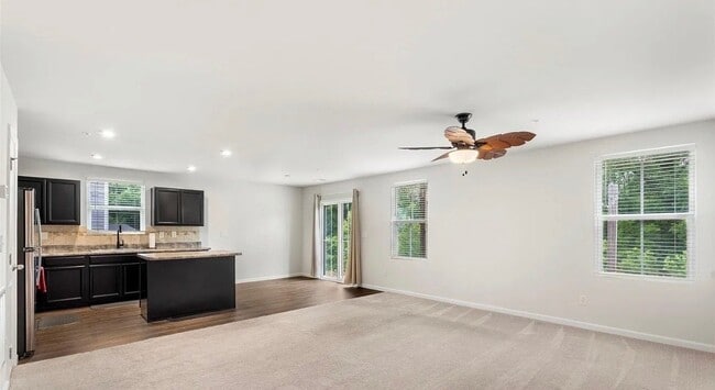 Building Photo - 2515 Willow Pond Ln SE
