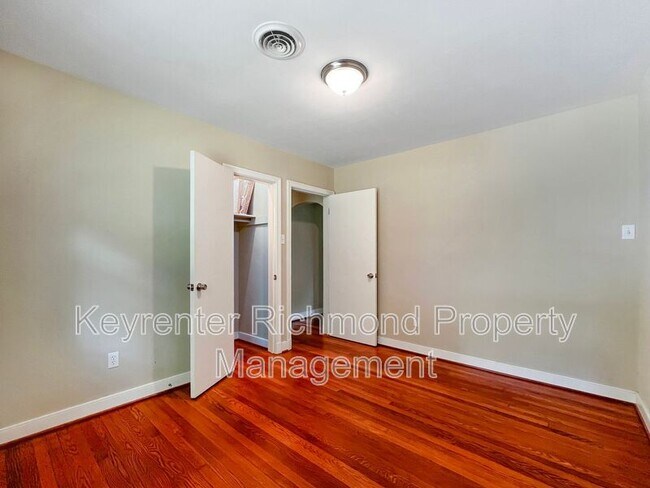 Building Photo - 5509 Swan Dr