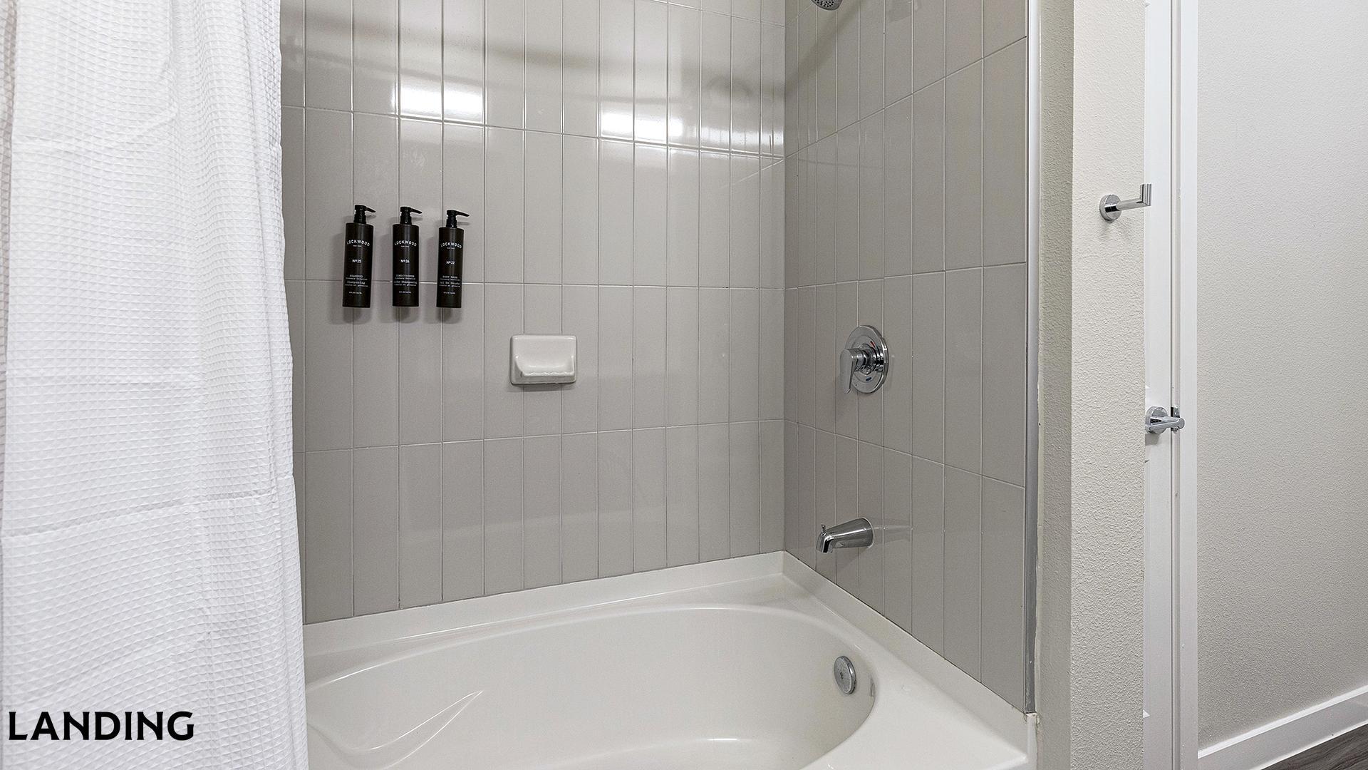 Building Photo - 14015 Univ Pass