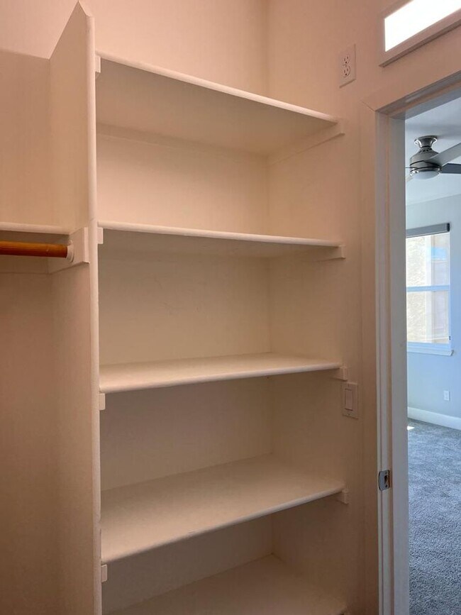 Building Photo - 1010 Mud Pie Ln