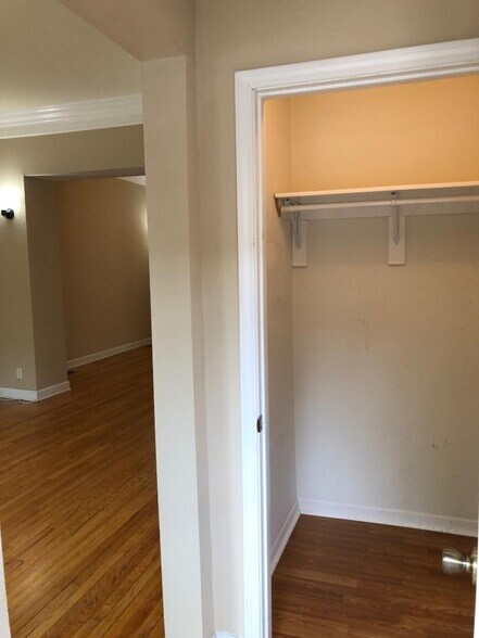 Building Photo - 1703 W Irving Park Rd