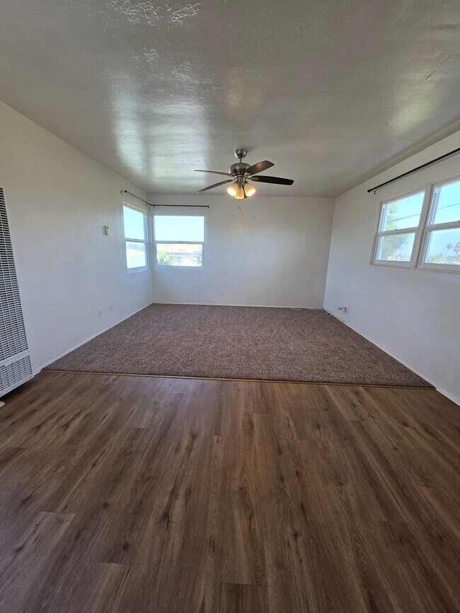 Interior Photo - 4307