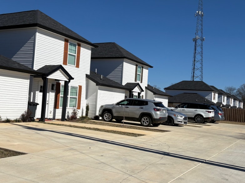 Building Photo - 108 Hobson St