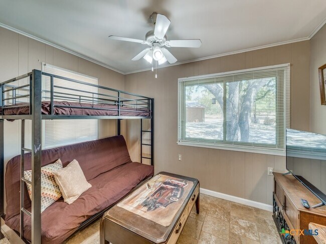 Building Photo - 1660 McIver