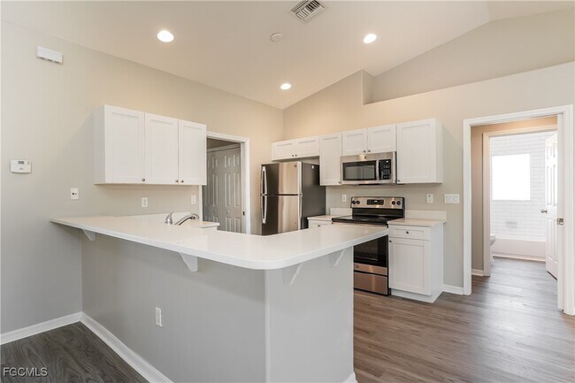 Building Photo - 3143 NE 14th Ct