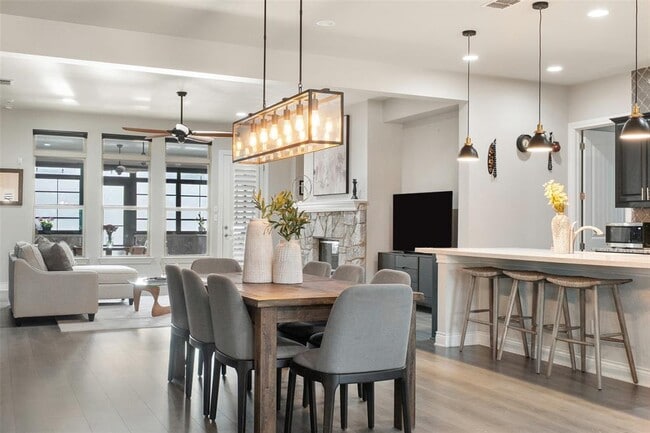 Building Photo - 225 Escarpment Wy