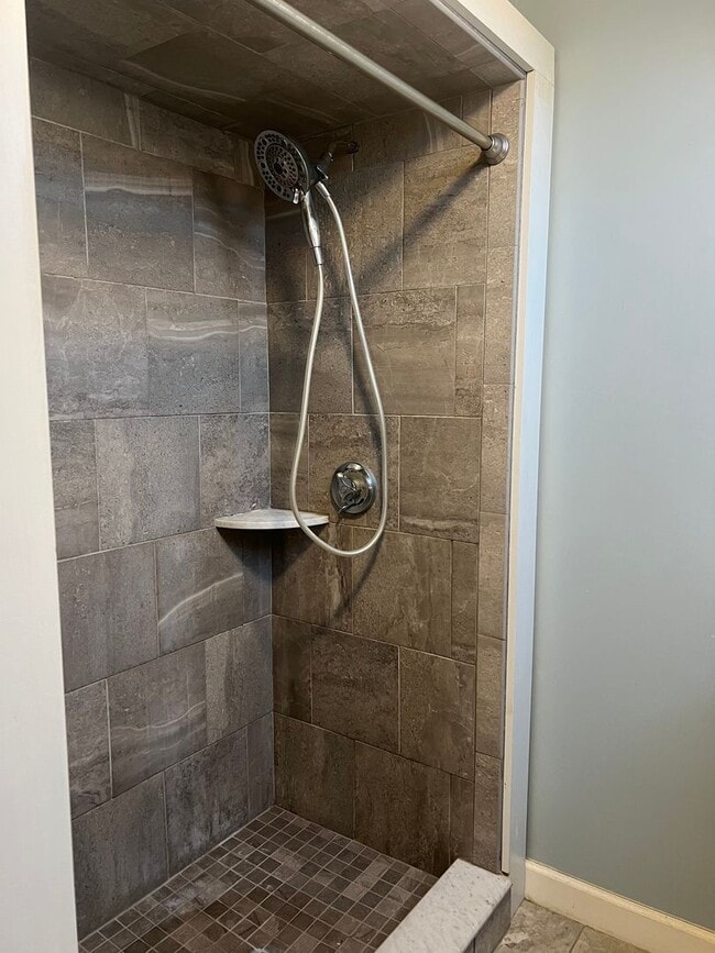 Building Photo - 38 Frances Ave