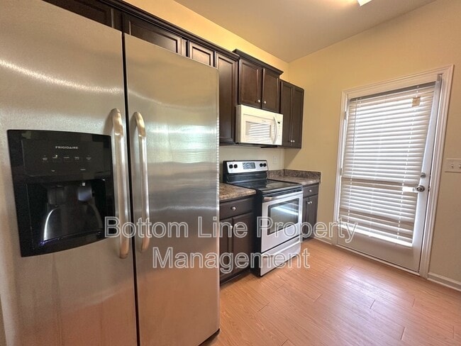 Building Photo - 9341 Hamel St