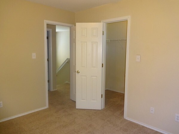 Building Photo - 9406 Hacienda Acres