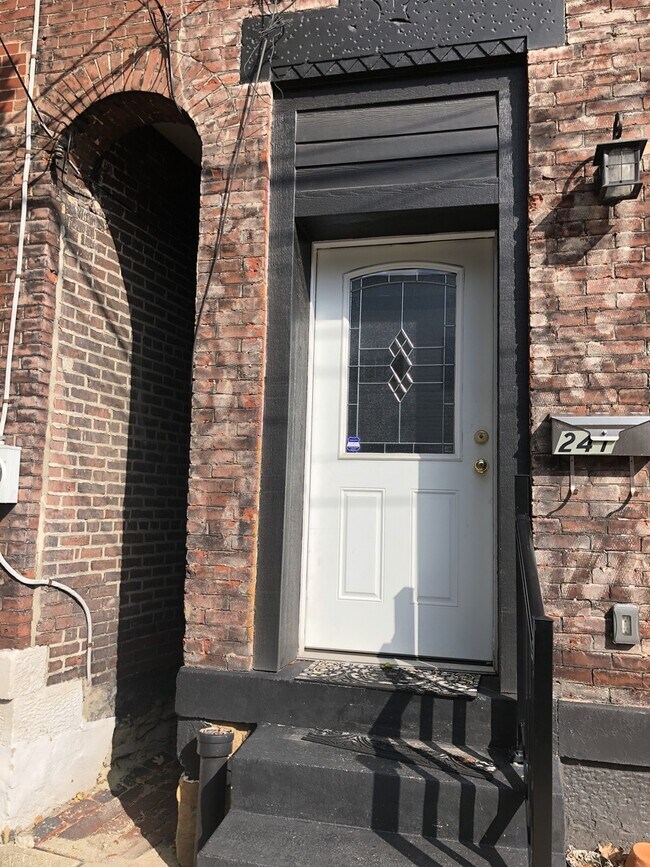 Building Photo - *****Gorgeous Lawrenceville 3-Bed / 1.5 Bath available FOR RENT   July 1st!!******