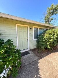 Building Photo - HOLM-4192SW17