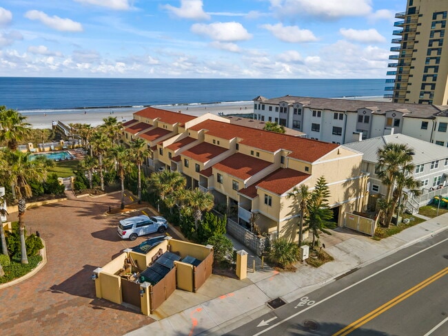 Building Photo - 1107 1st St S