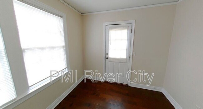 Building Photo - 8944 1st Ave