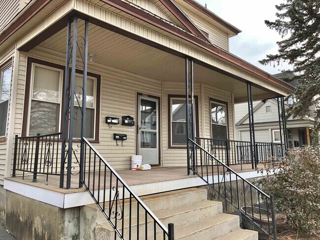 Building Photo - 599 Beech St