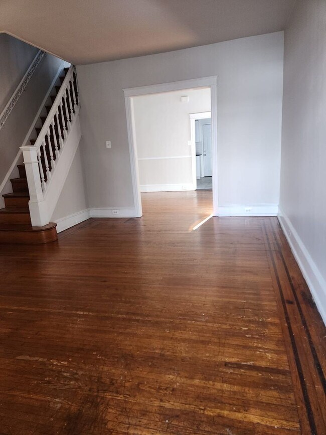 Building Photo - Prime West Philadelphia!