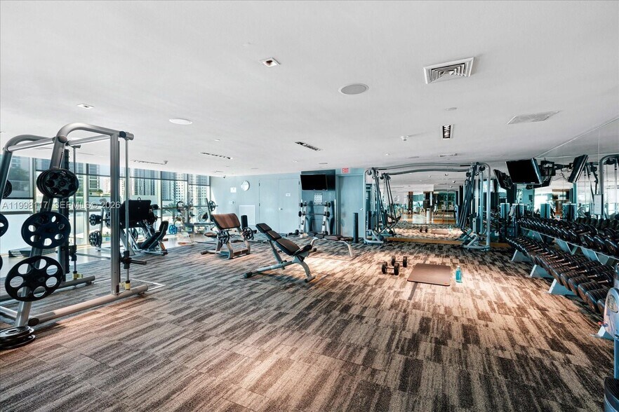 Building Photo - 900 Biscayne Blvd