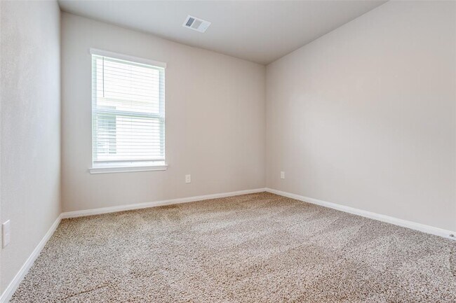 Building Photo - 13840 Green Heron Way