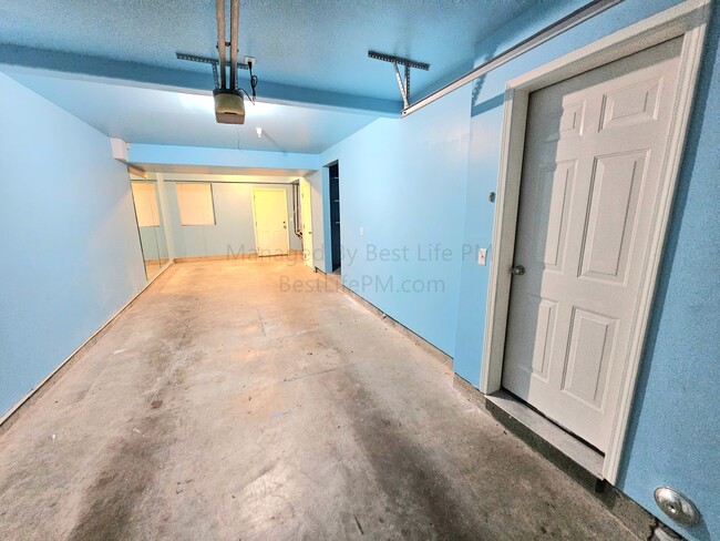 Building Photo - 13990 SW Scholls Ferry Rd