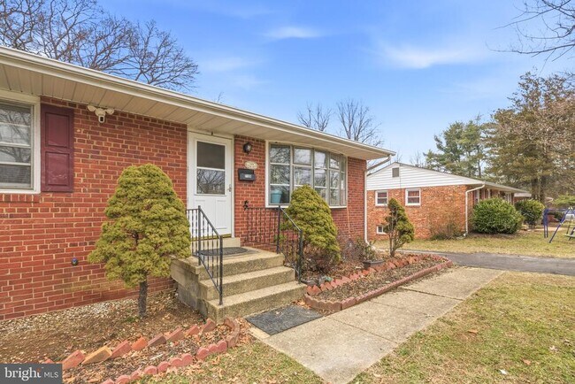 Building Photo - 7109 Layton Dr