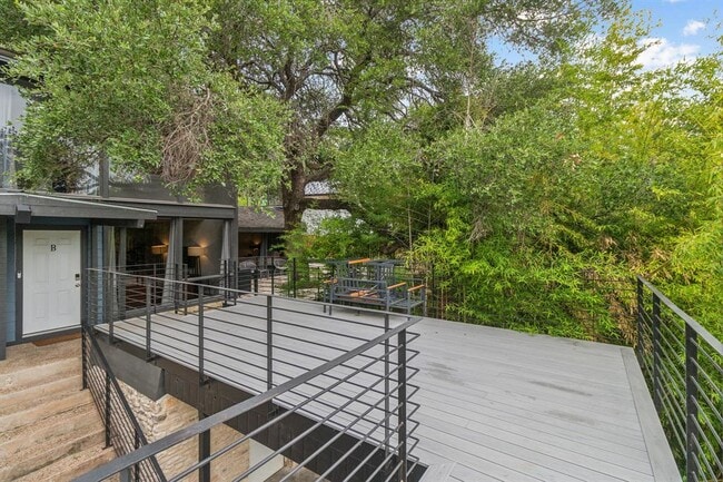 Building Photo - 1501 Rockdale Cir