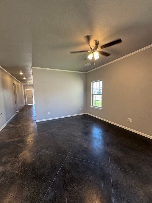 Building Photo - Located in Beacon Pointe!!!4bedrooms 2bathrooms 2 car garage NEWer Build 2025