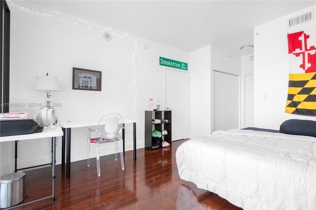 Building Photo - 90 SW 3rd St